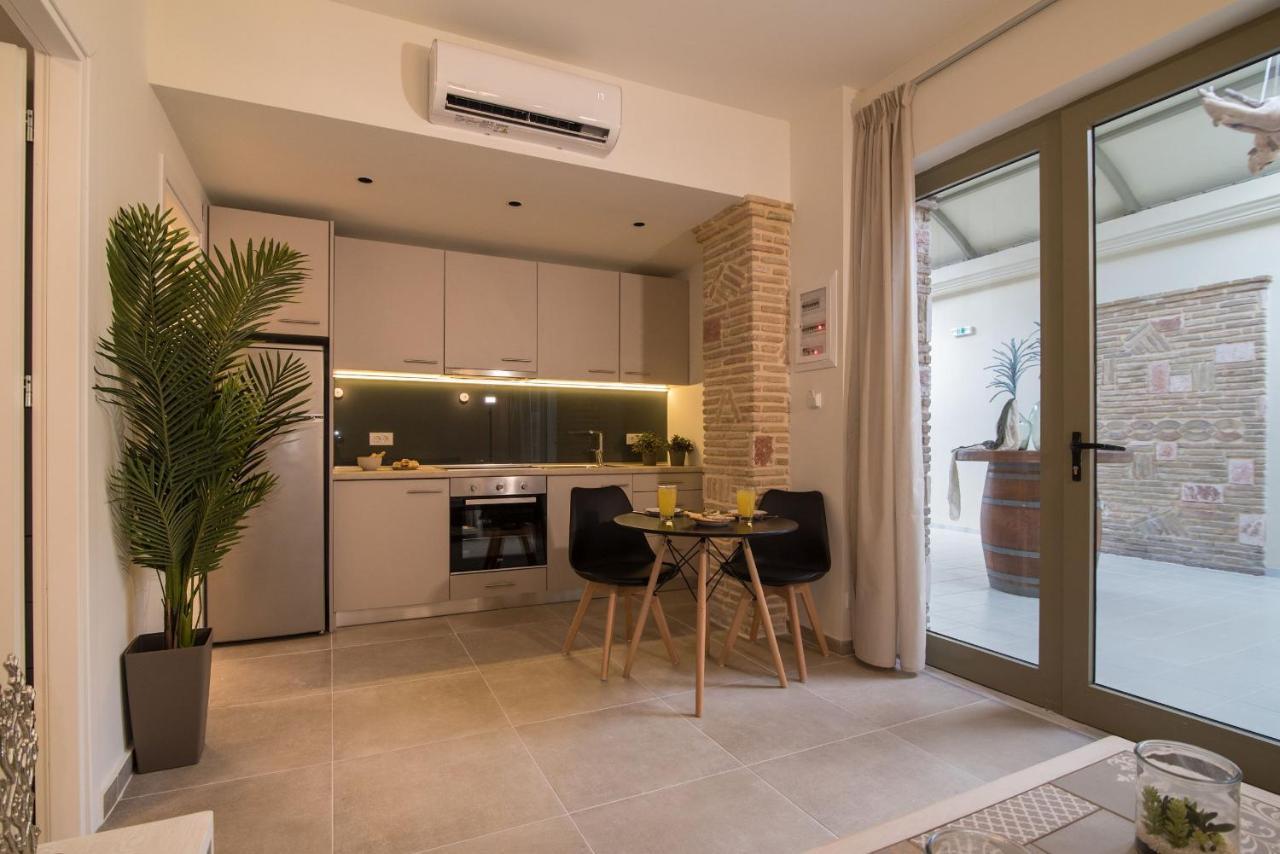 Lodge Modern Apartments, In Kalamaki Centre 외부 사진