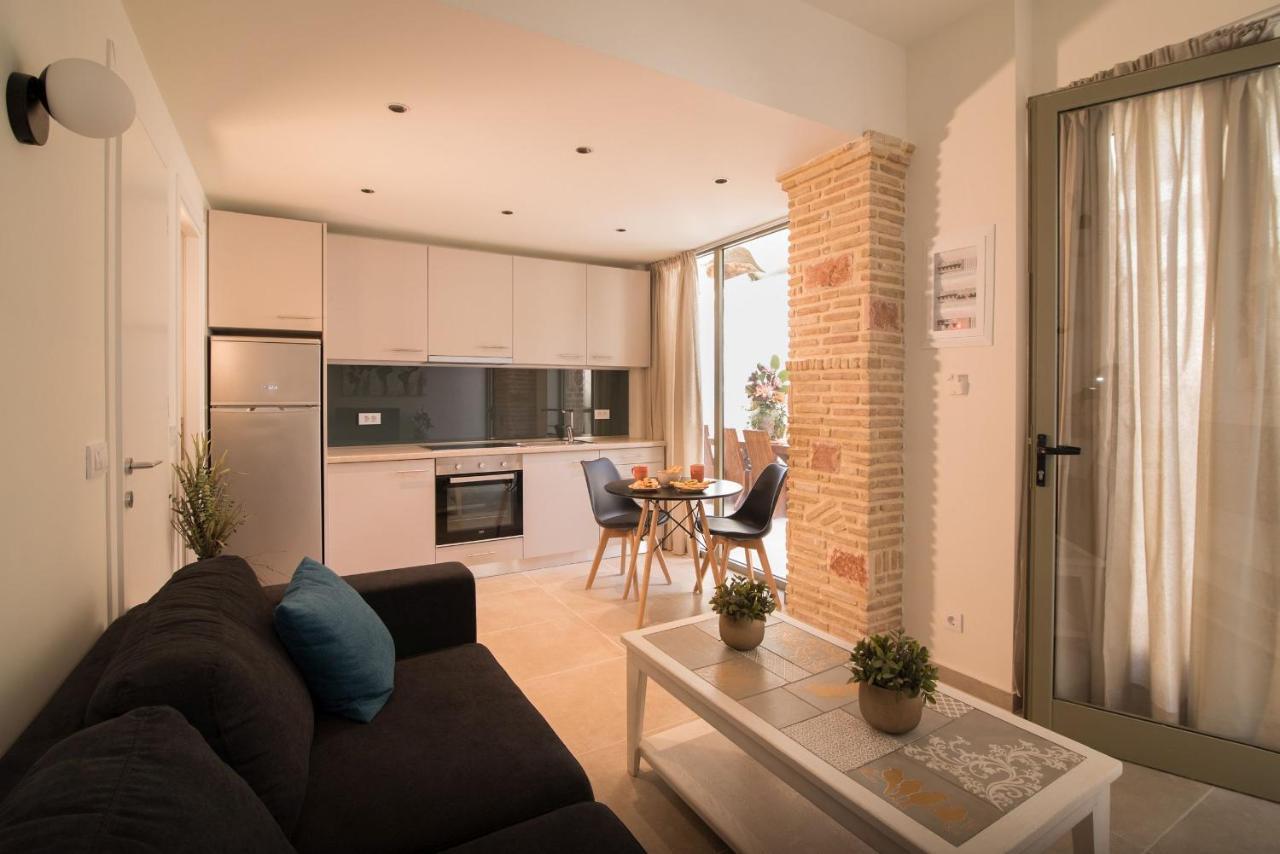 Lodge Modern Apartments, In Kalamaki Centre 외부 사진
