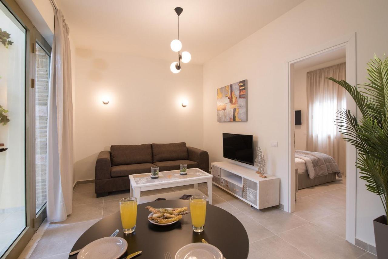 Lodge Modern Apartments, In Kalamaki Centre 외부 사진