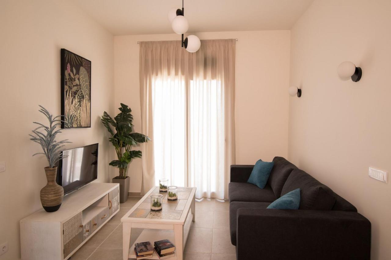 Lodge Modern Apartments, In Kalamaki Centre 외부 사진